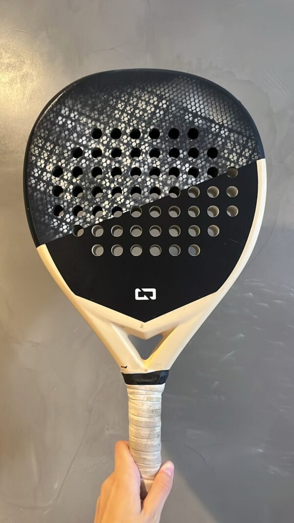 R-021225-04 4 Sixty Flux CF 2024 - Reparada