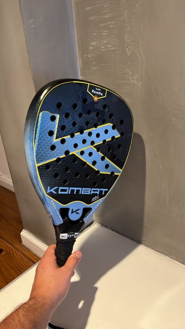 Kombat IA-63 Pampa - Reparada