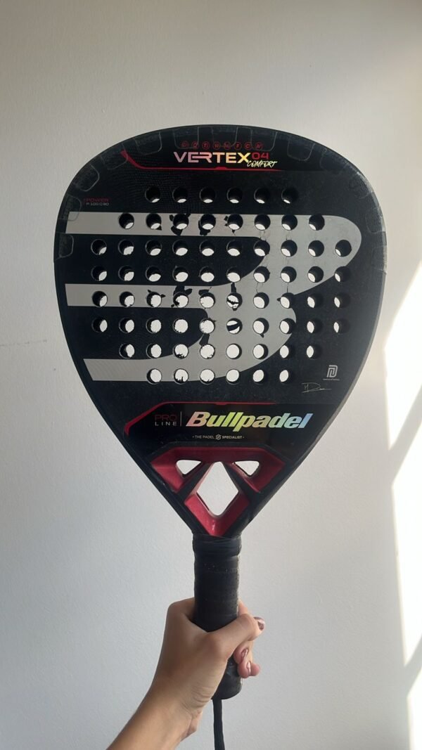 R-010426-07 Bullpadel Vertex 04 Comfort 24 - Reparada