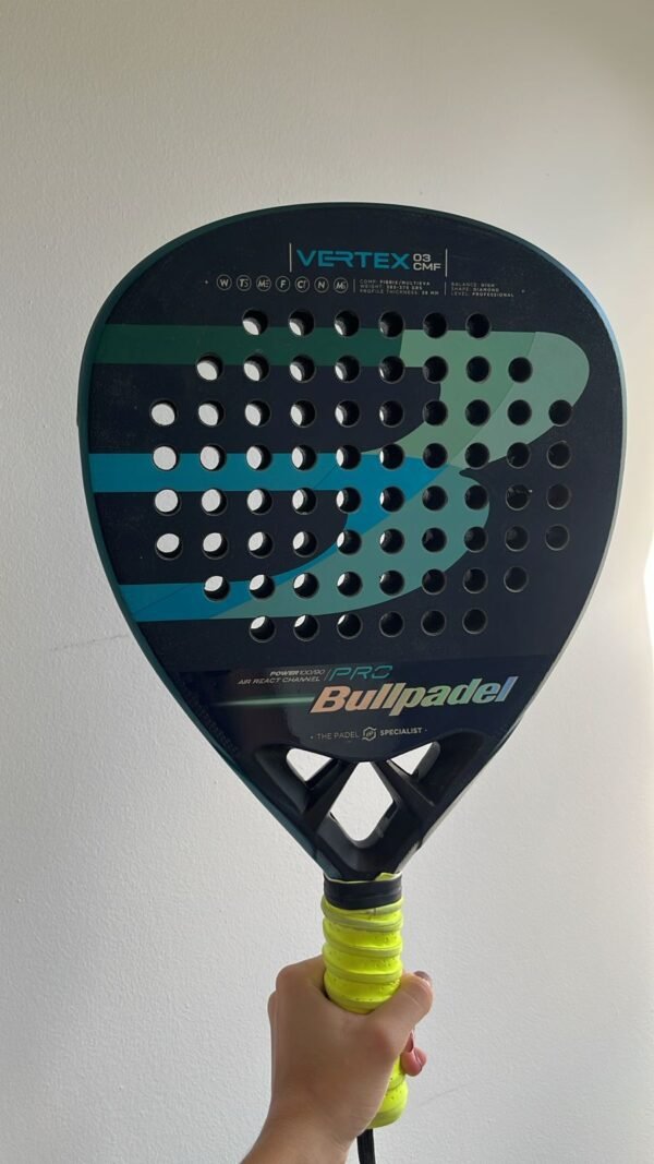 Bullpadel Vertex 03 Comfort 22 - Reparada