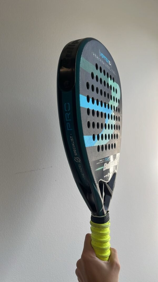 Bullpadel Vertex 03 Comfort 22 - Reparada
