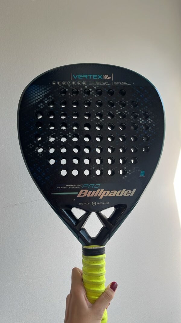 Bullpadel Vertex 03 Comfort 22 - Reparada