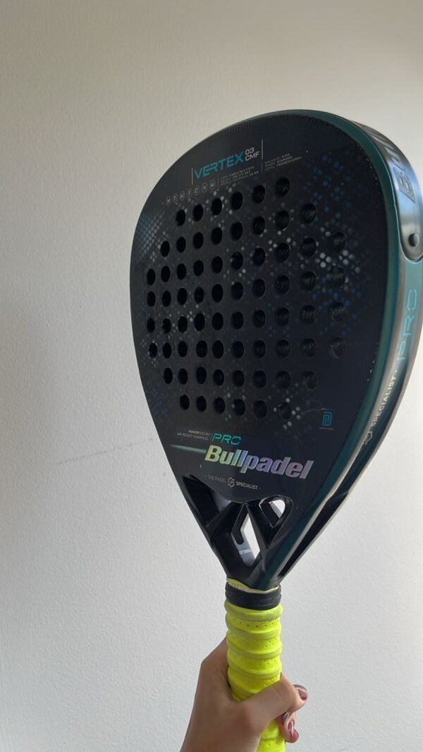 Bullpadel Vertex 03 Comfort 22 - Reparada