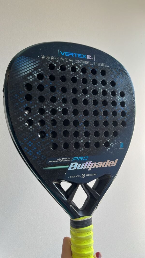 Bullpadel Vertex 03 Comfort 22 - Reparada