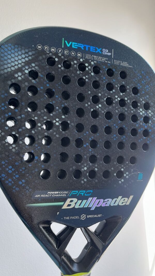 Bullpadel Vertex 03 Comfort 22 - Reparada